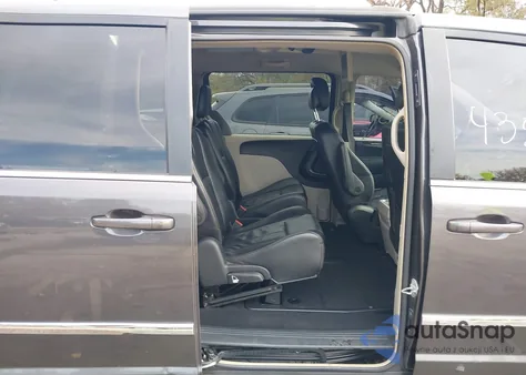 2015 Chrysler Town & Country Touring from USA, damaged, VIN 2C4RC1BG9FR695141